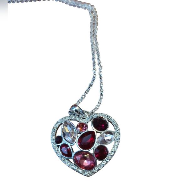 Avon SAQ Women's Red, Clear, and Pink Sparkling Heart Necklace Silver Tone Chain - Picture 1 of 4